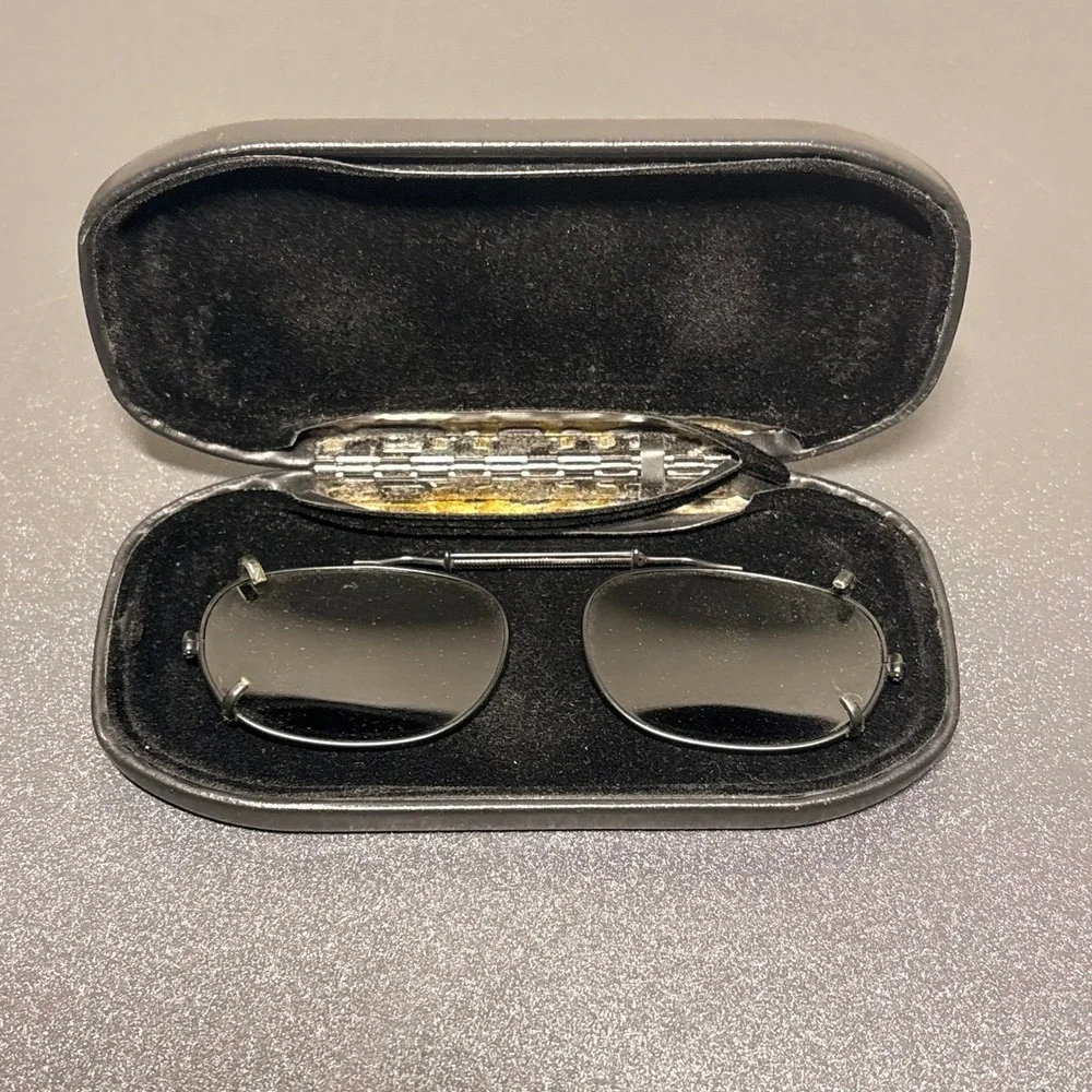 Polar Optics ClipOn Sunglasses Unisex OS Black Excellent Polarized 2 Pairs Case